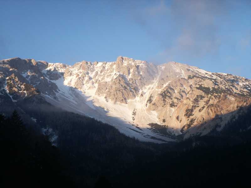 Schneeberg von seiner steilen Seite.jpg