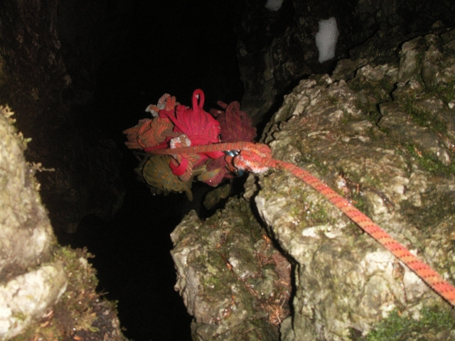 Fünf nasse Seile haben ein ziemliches Gewicht.jpg