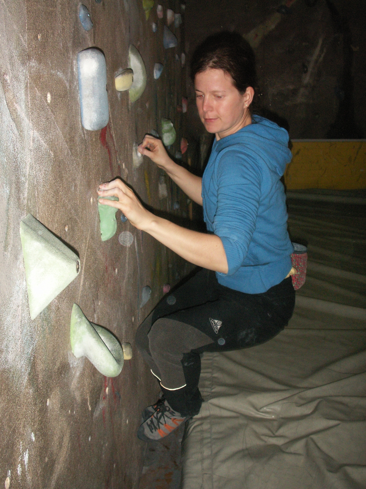 Burnie beim bouldern.jpg