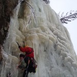eine boulderartige Stelle löst sich gut über den Überhang auf - super Länge