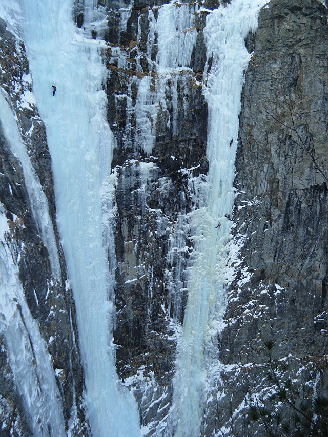jetzt steht den großen Wasserfällen nichts mehr im Wege :-) /Eisarena Gastein